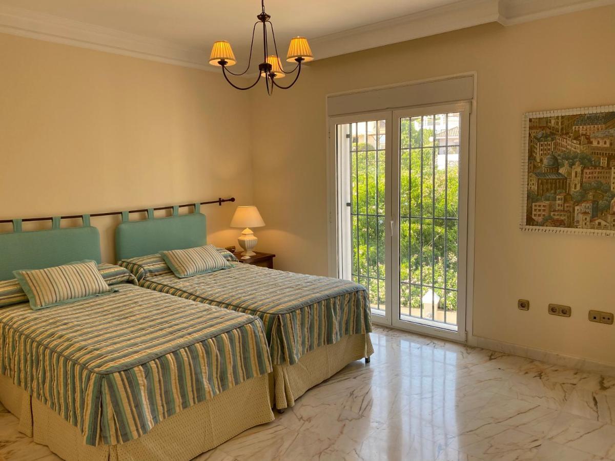 Apartamentos Villa Torreblanca Фуeнхирола Екстериор снимка