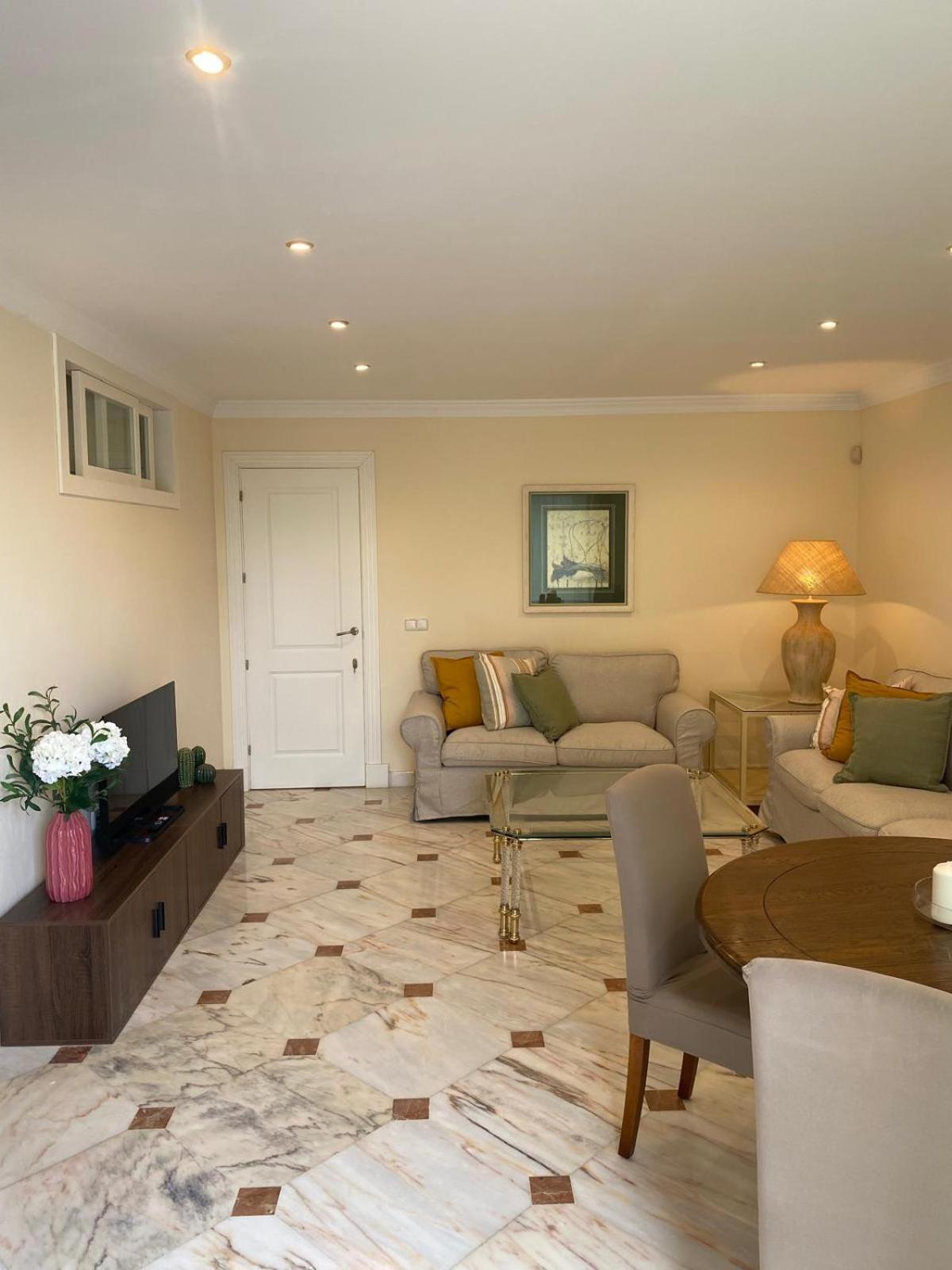 Apartamentos Villa Torreblanca Фуeнхирола Екстериор снимка